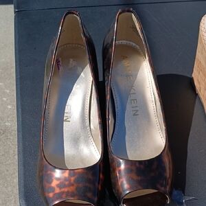 Anne Klein Women's Brown Peep Toe Heels